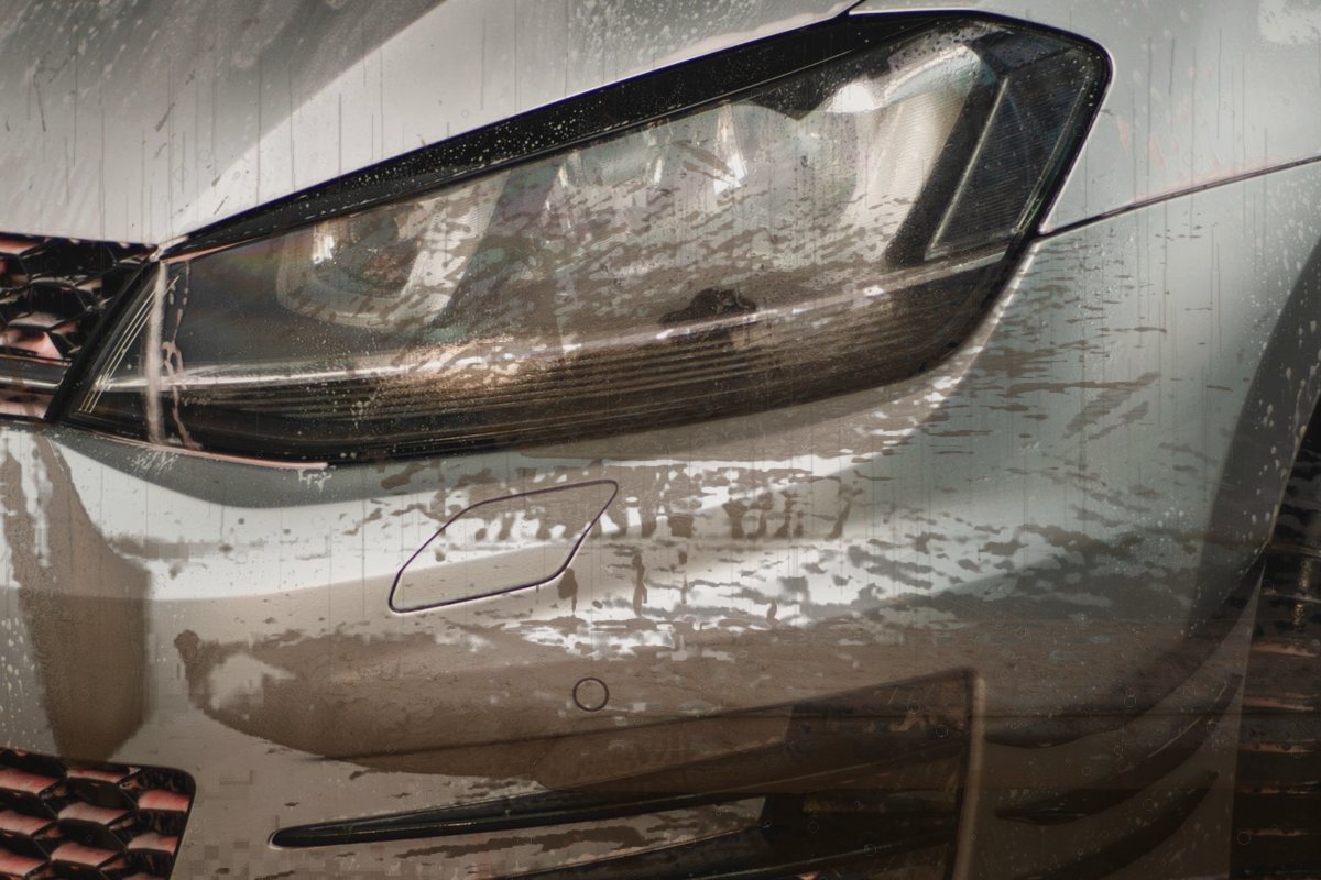 Auto przed detailingiem — matowy, zakurzony lakier